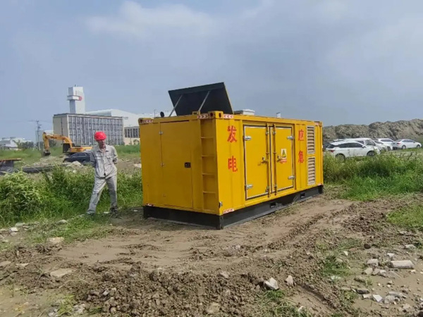 龙文200KW柴油发电机机组每小时的油耗量受哪些因素影响？